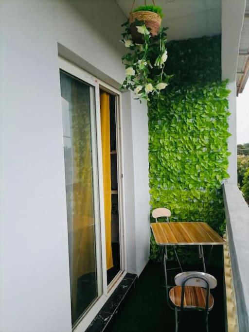 Bel Appartement Avec Petit Balcon Sympa Porto-Novo Exterior photo